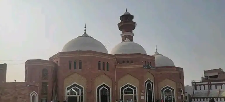 The famous shrine of Baba Fariduddin Ganjshakar